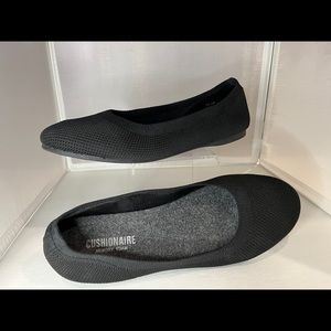 Cushionaire Women’s Tyra Knit Flat with +Memory Foam. Size 8.5M